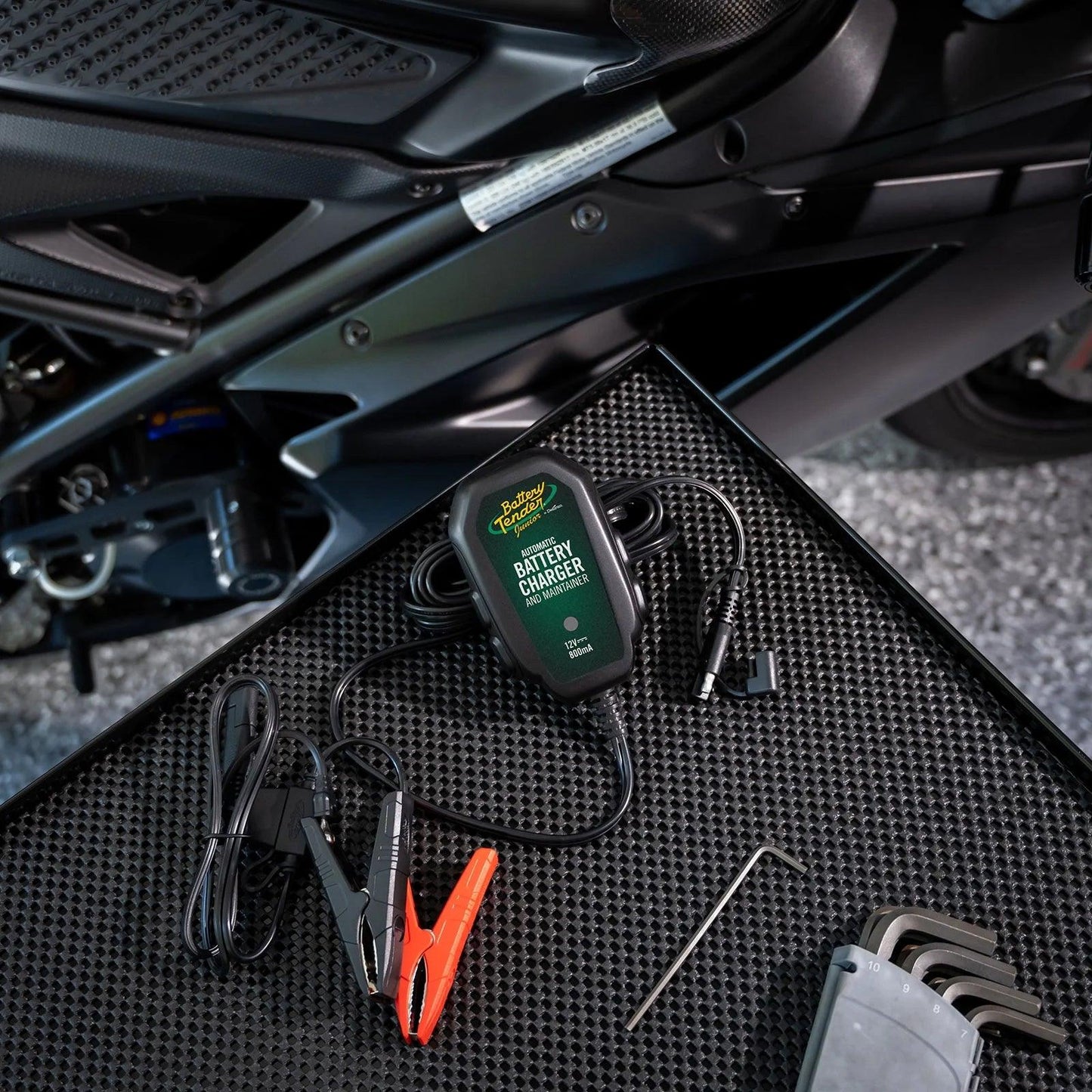 JR High Efficiency 800Ma Battery Charger. - Oliver Autosports